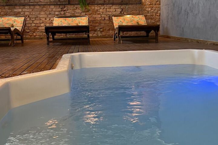 Pool 40 of 52