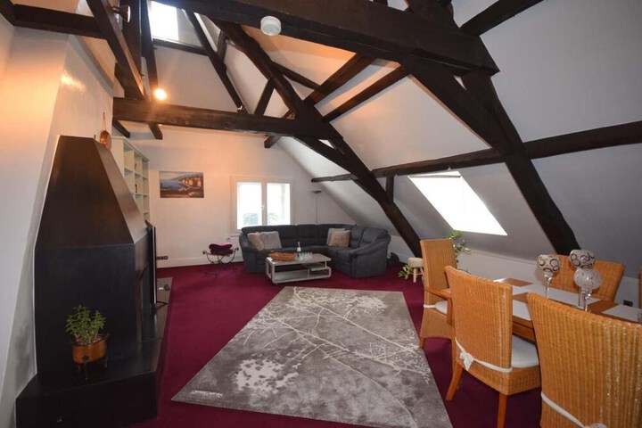 Room 13 of 28