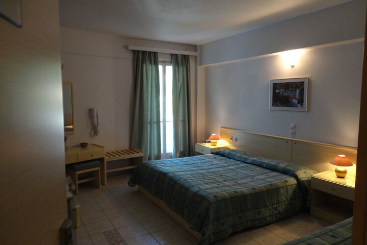 Room 17 of 79