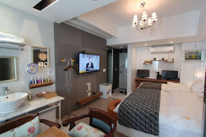 Room 34 of 68