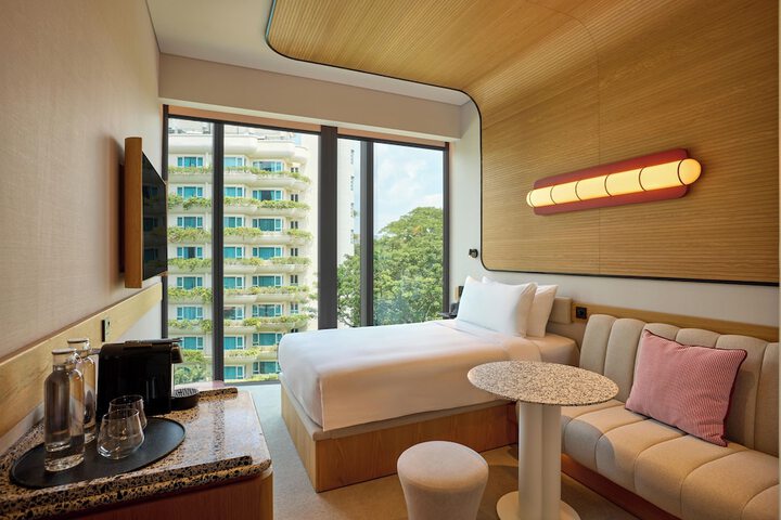 Room 21 of 103