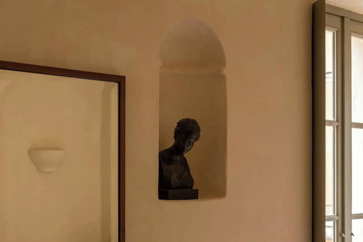 Room 34 of 187