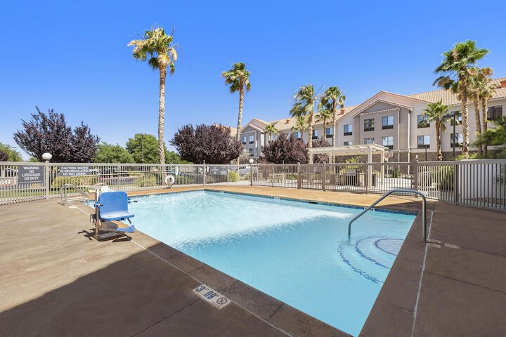 Pool 84 of 115