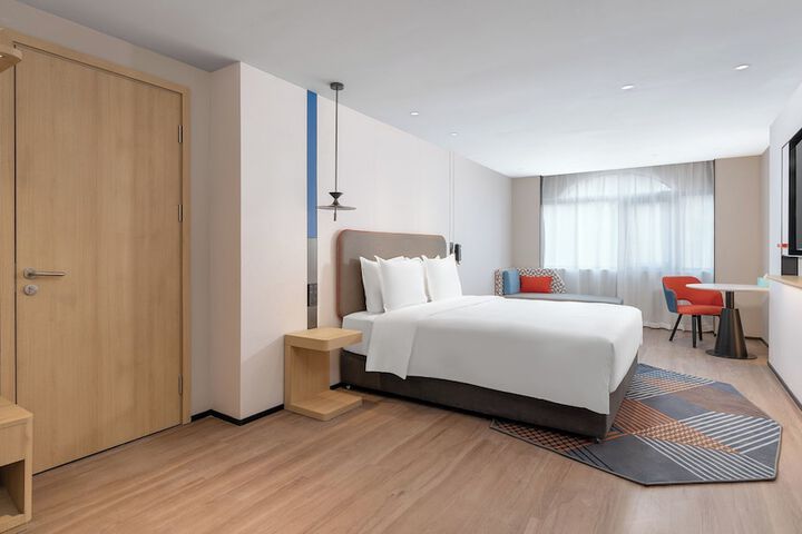 Room 10 of 40