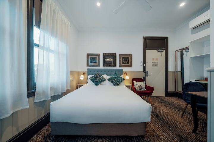 Room 36 of 108