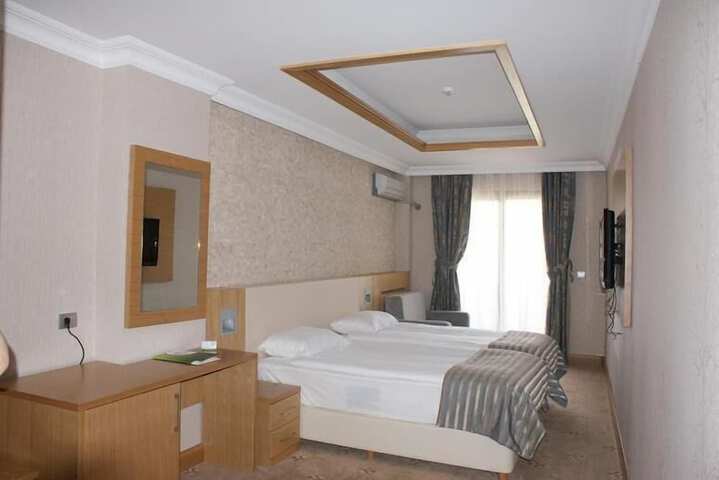 Room 8 of 50