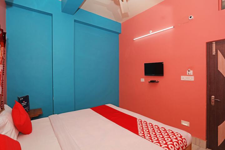 Room 15 of 18