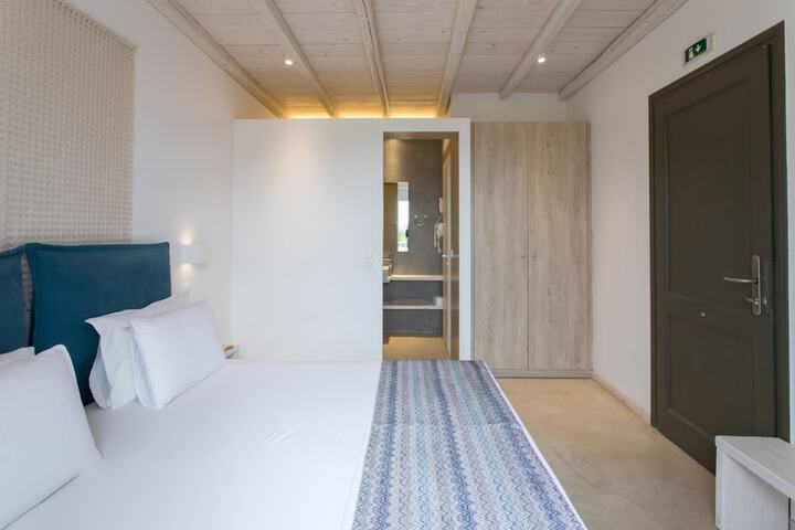 Room 9 of 187
