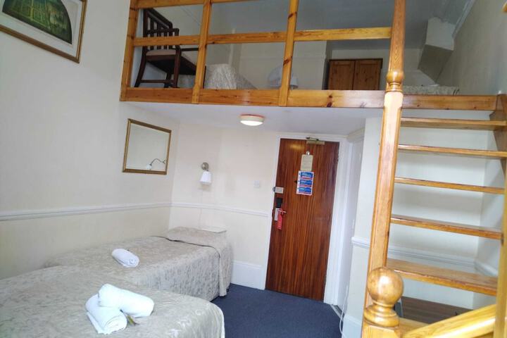 Room 134 of 283