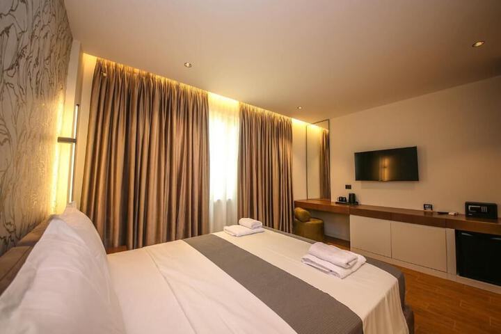 Room 22 of 108