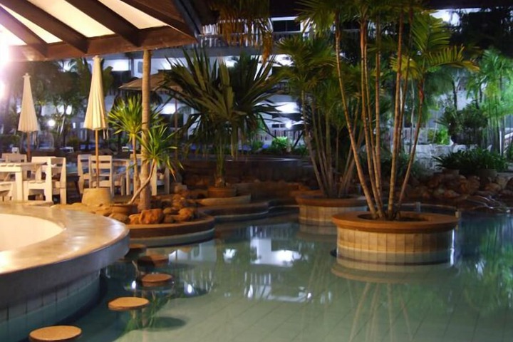 Pool Hotel