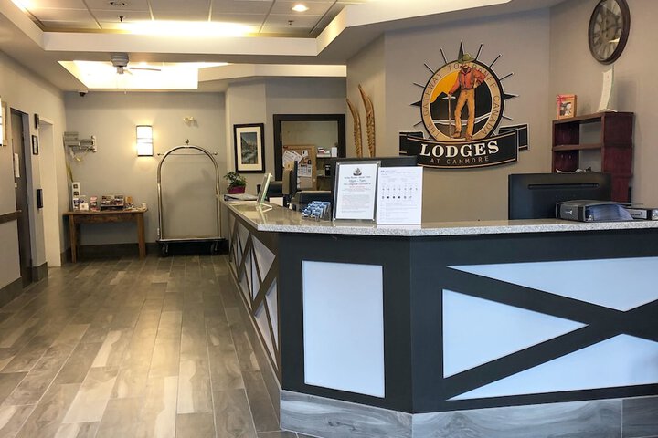 Entrance & Lobby