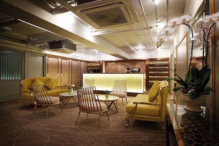 Hotel Lobby