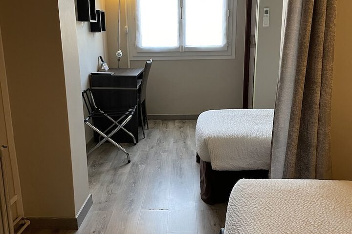 Room 9 of 60