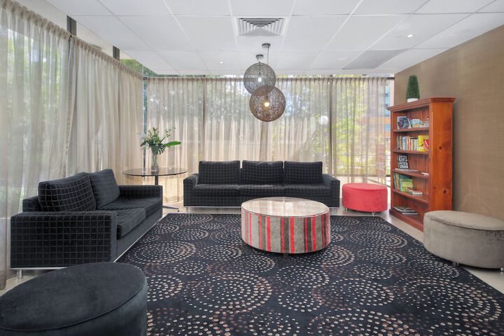 Entrance & Lobby