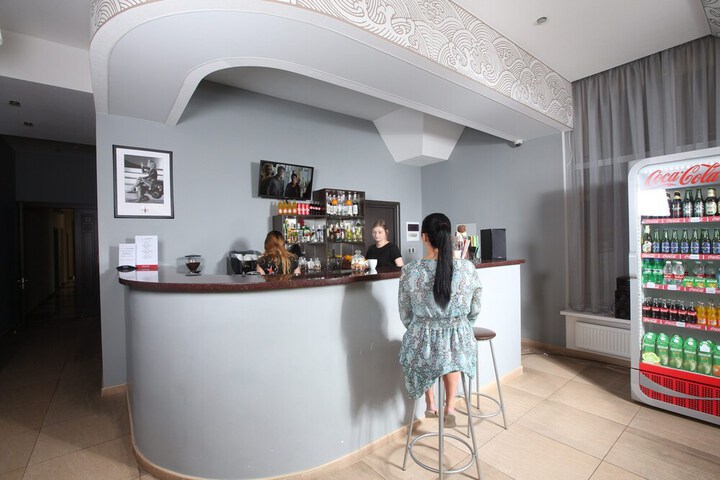 Lounge 80 of 86