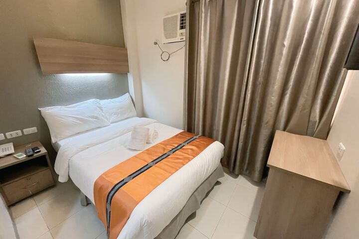 Room 8 of 21