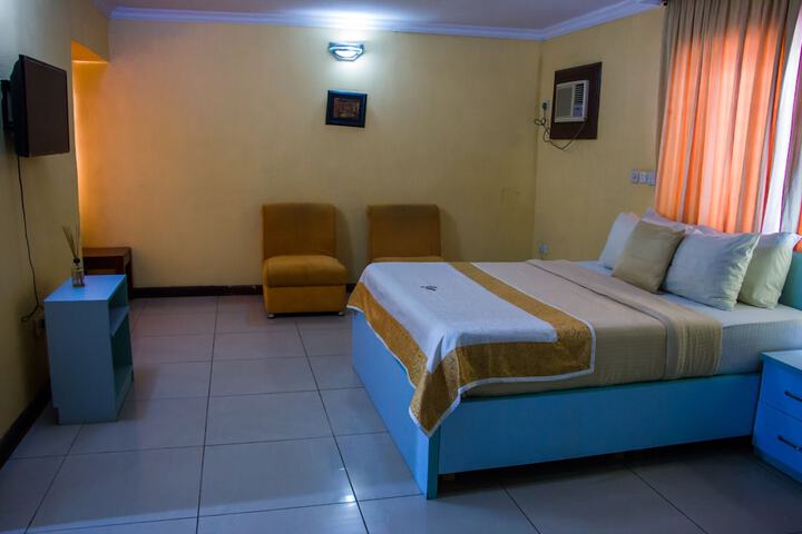 Room 12 of 44