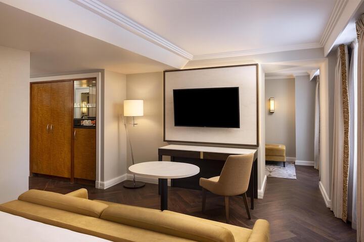 Room 116 of 284