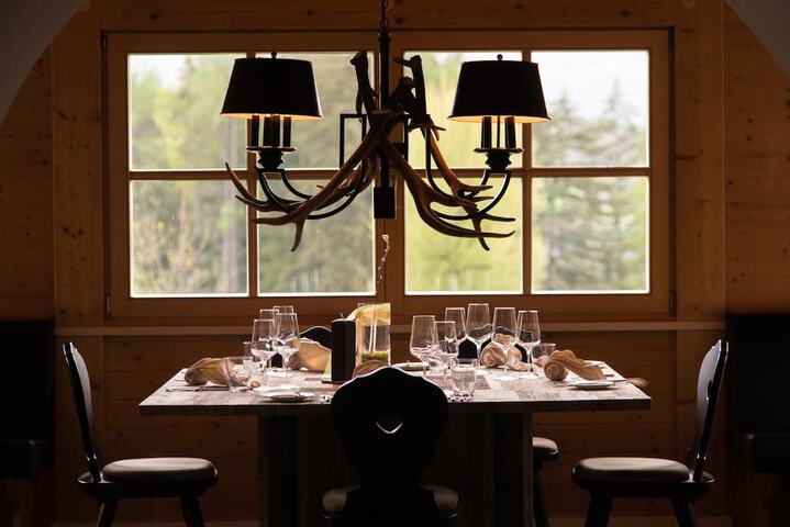 Dining 20 of 35
