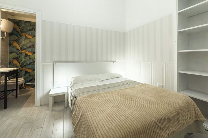 Room 6 of 31