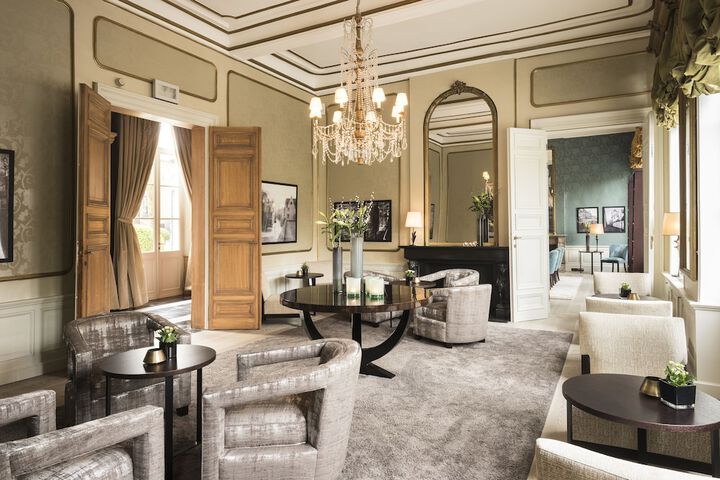 Entrance & Lobby