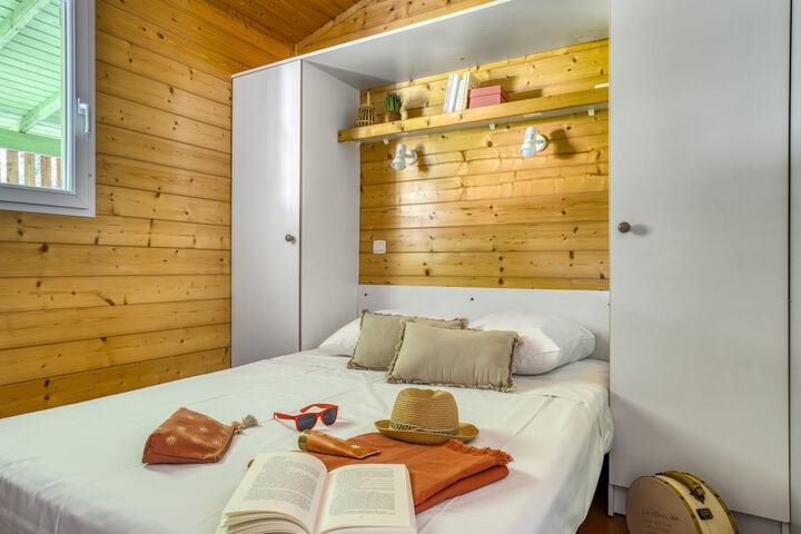 Room 15 of 120