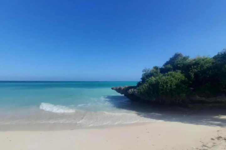 Beach 4 of 9