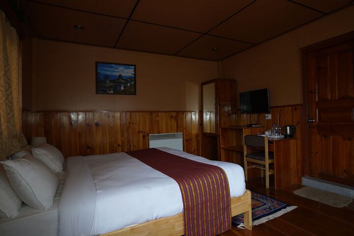 Room 5 of 10