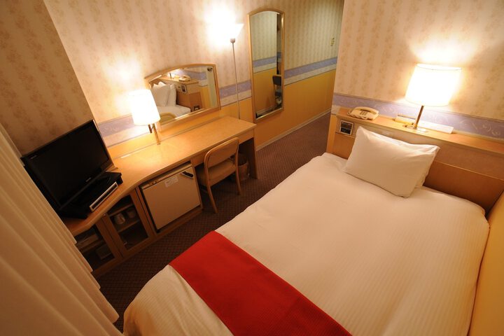 Room 3 of 33
