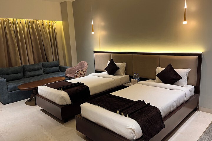 Room 3 of 47