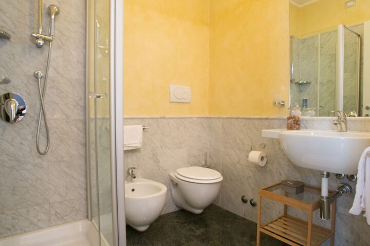 Room 16 of 22