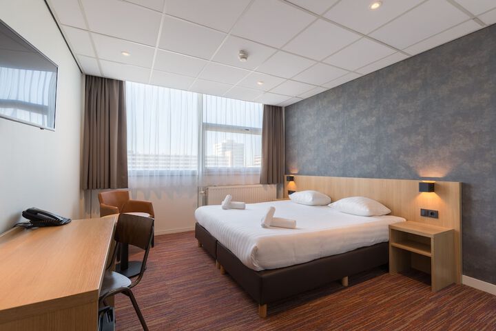 Room 9 of 29