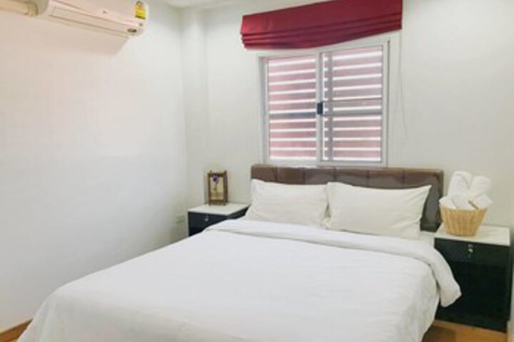 Room 11 of 20