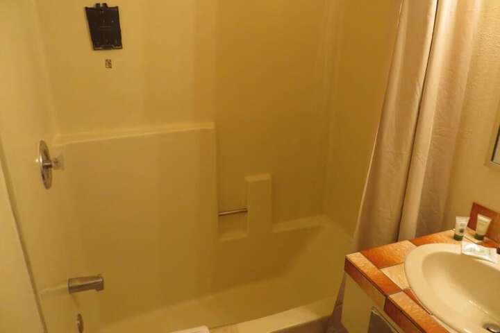 Room 33 of 81