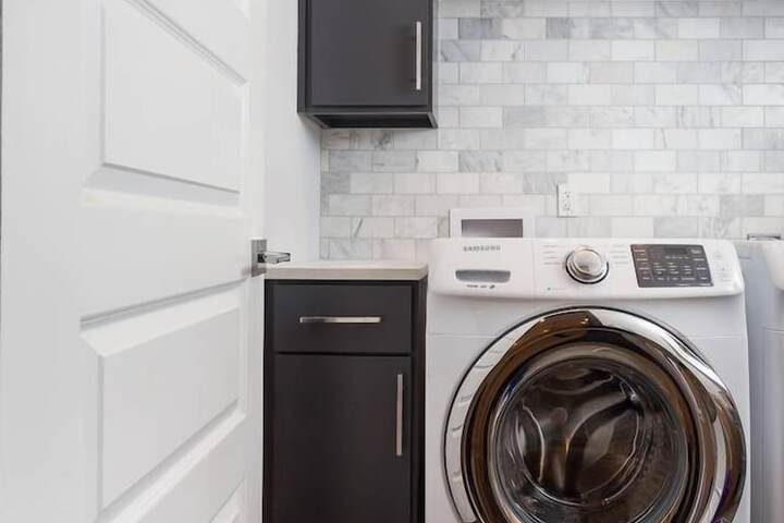 Five Bedroom Four Bath West End Townhouse in Nashville, TN