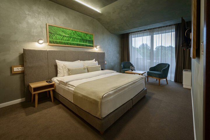 Room 41 of 102