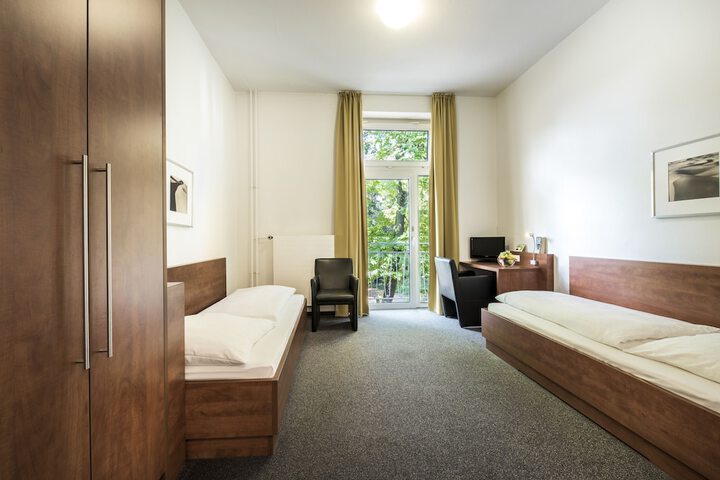 Room 10 of 19