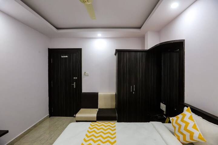 Room 17 of 30