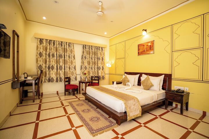 Room 26 of 60
