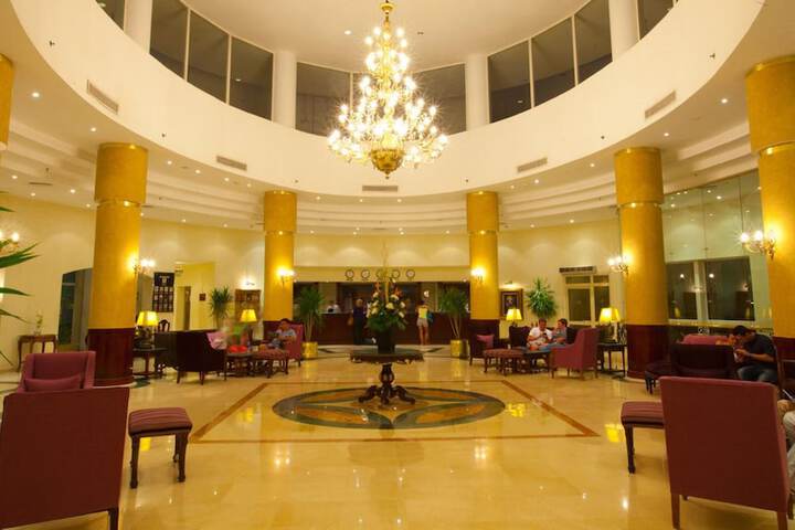 Entrance & Lobby