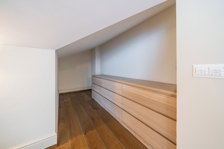 Room 43 of 307