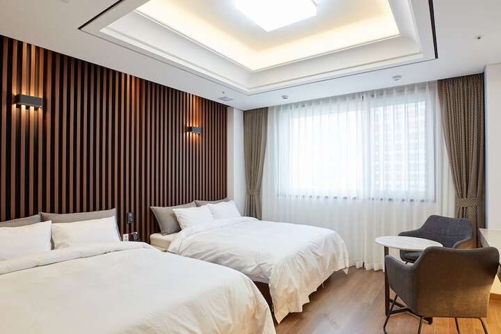 Room 14 of 40
