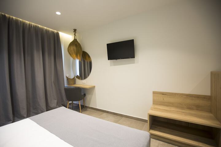 Room 8 of 63