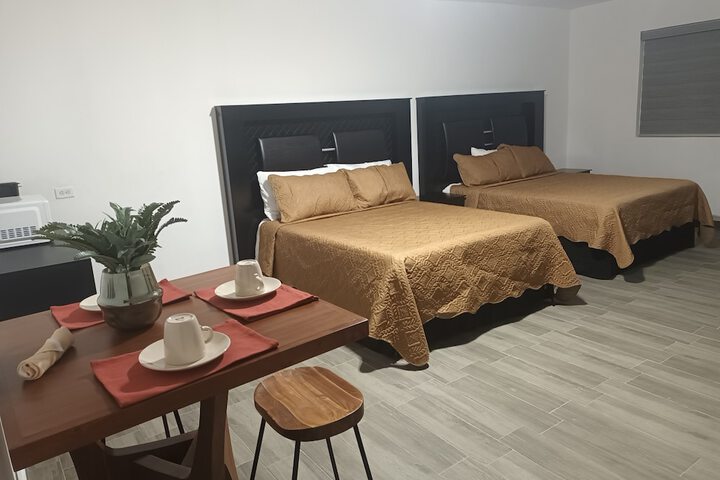 Room 4 of 12