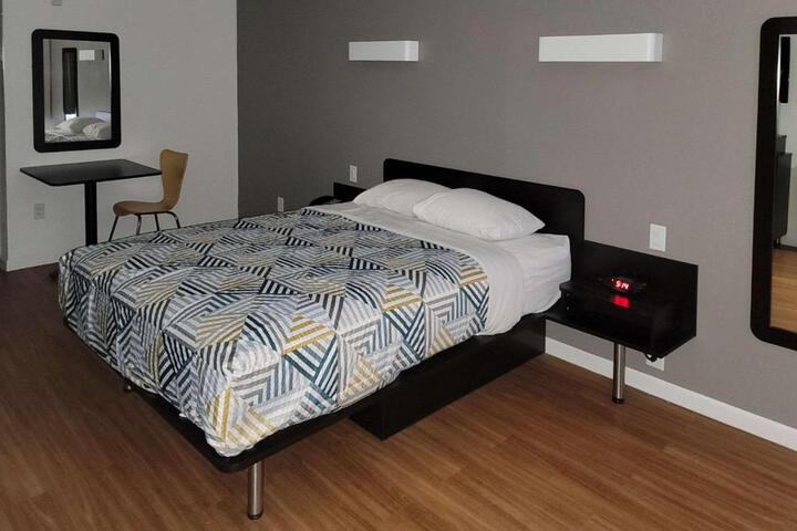 Queen Bed Accessible (4 of 21)