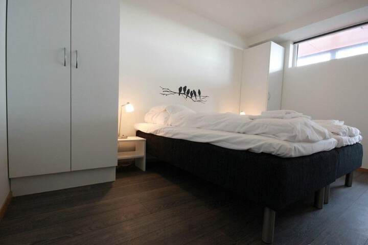 Room 6 of 19