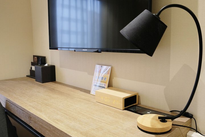 Room 32 of 61
