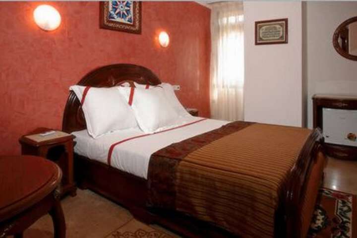 Room 3 of 38
