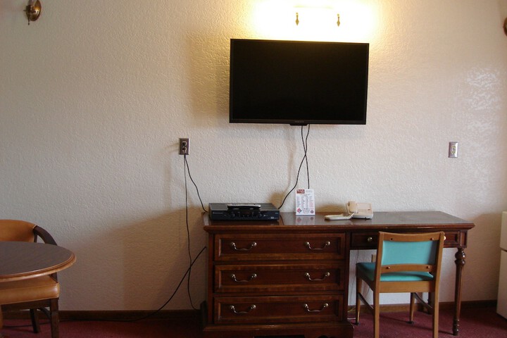 Room 13 of 38